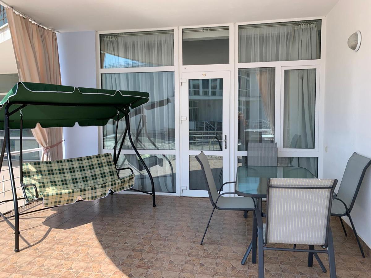 Town-House Golden Bugaz Daire Karolino-Buhaz Dış mekan fotoğraf
